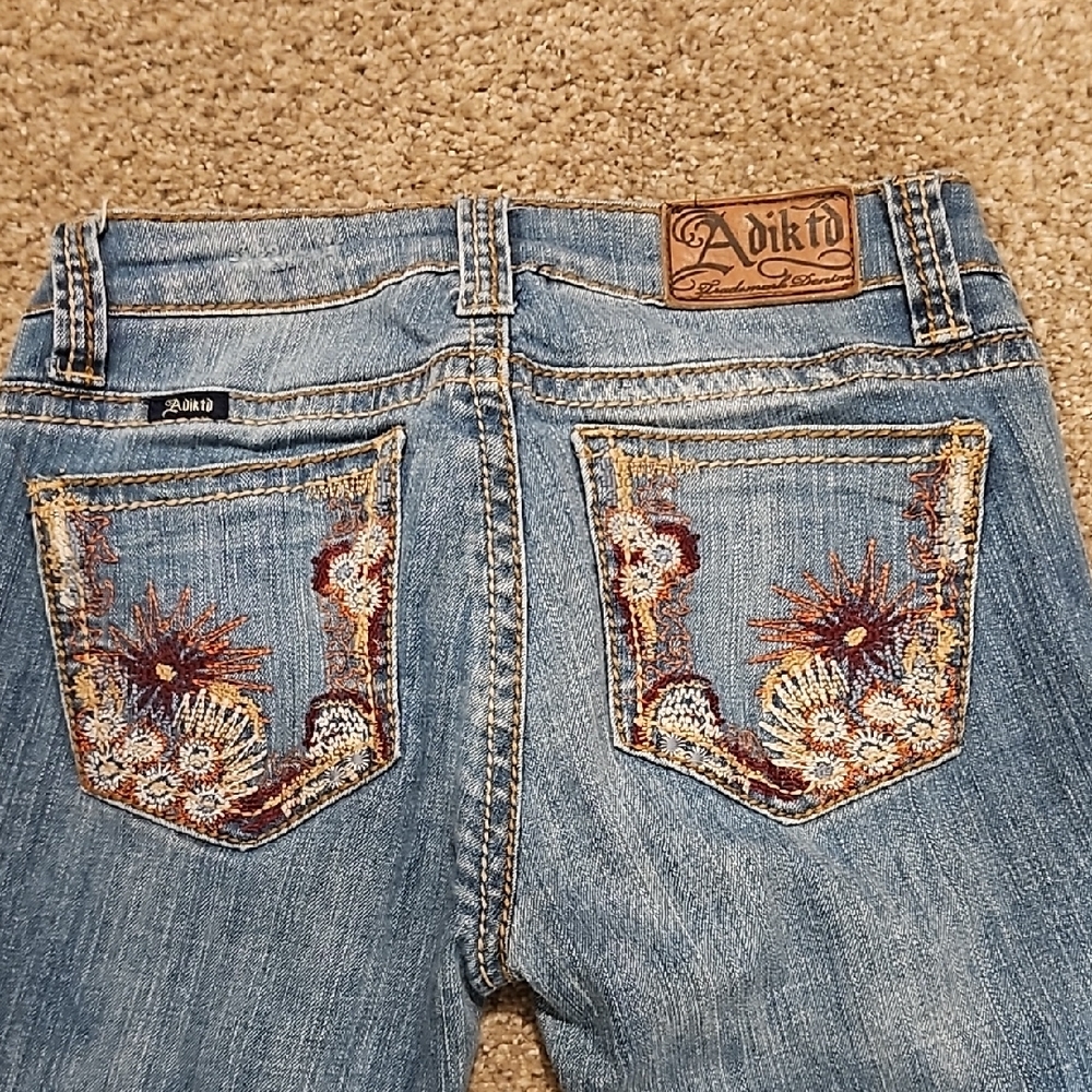 Adiktd Women's Blue Embroidered Jeans